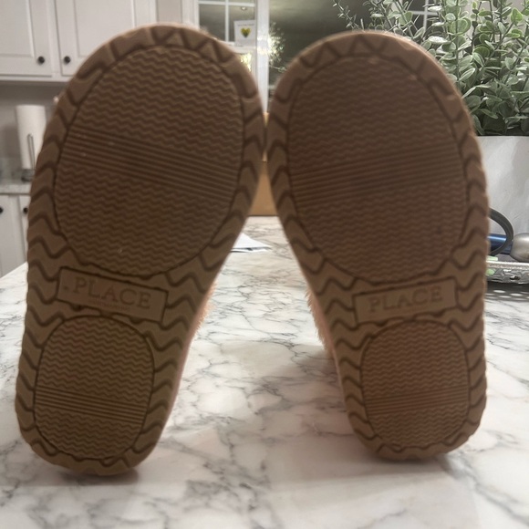 Girls Buckle Faux Fur Chalet Boots - Pink - Picture 8 of 8